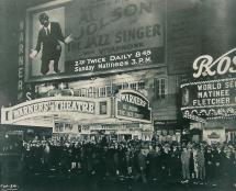 Crowds Form to See First Talking Film